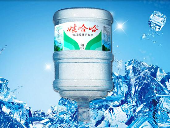桶装水和净水器相比哪个好一些